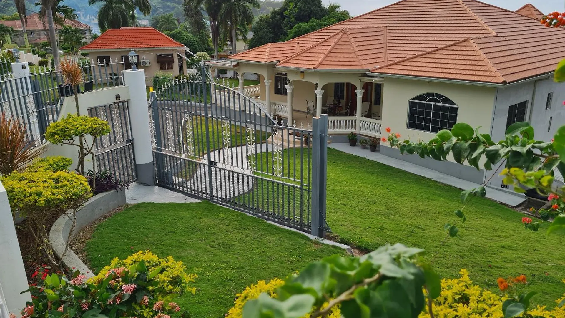 La Rose Apartment Montego Bay